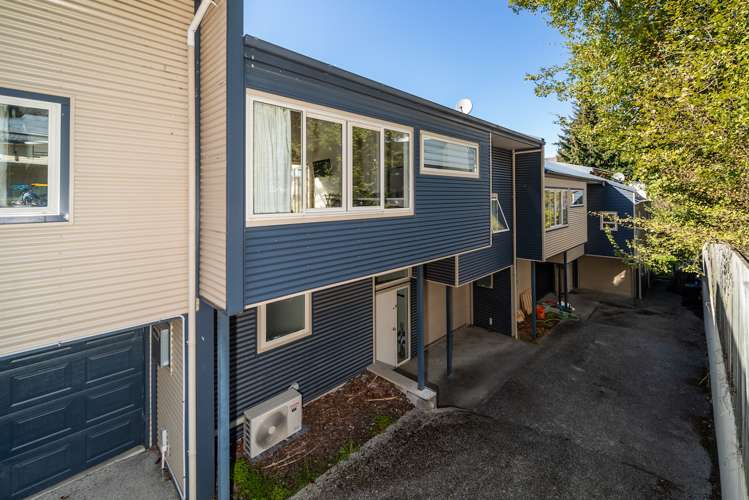 2/96 Thompson Street Queenstown_4