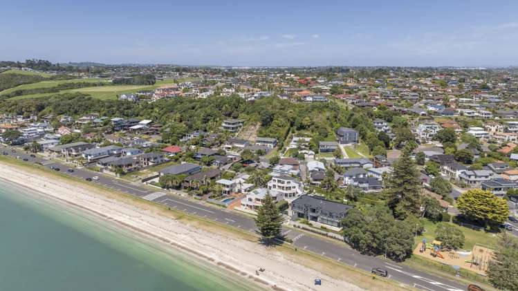 1/37 The Esplanade Eastern Beach_40