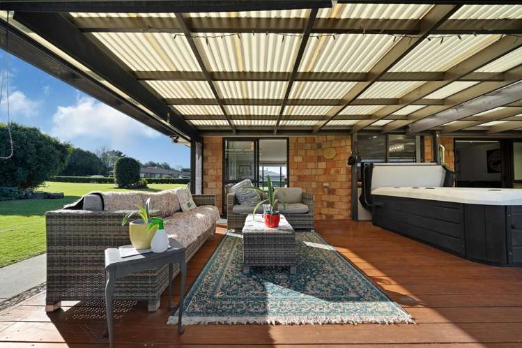27 Awaroa Stream Drive Waiuku_15