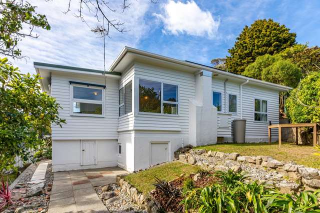 SUNNY, SPACIOUS, SOLID FAMILY LIVING