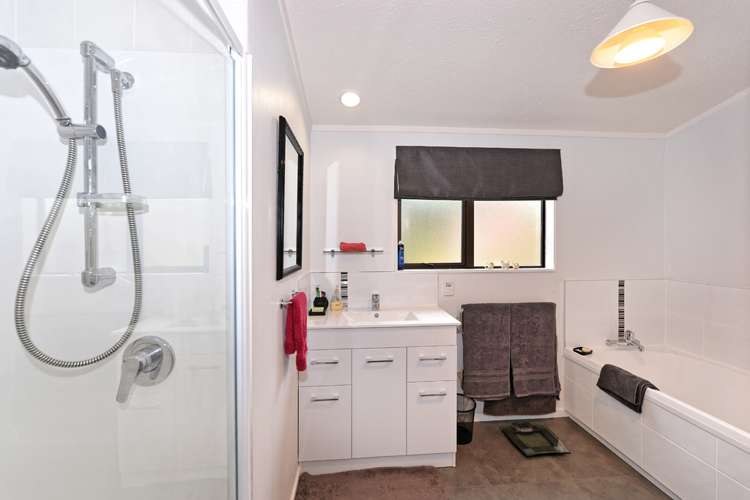 133 River Terrace Road Brightwater_19