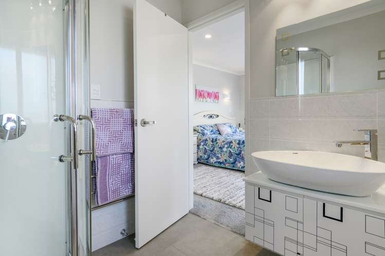 6 Carex Close Pyes Pa_11