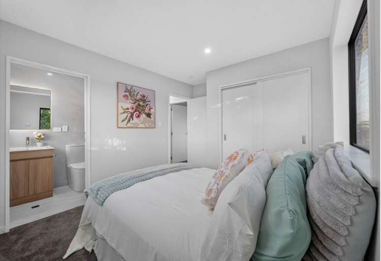 4/18 Airfield Road_4
