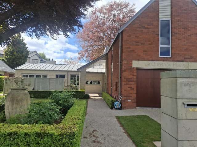 7 Le Quesnoy Place 11373_1