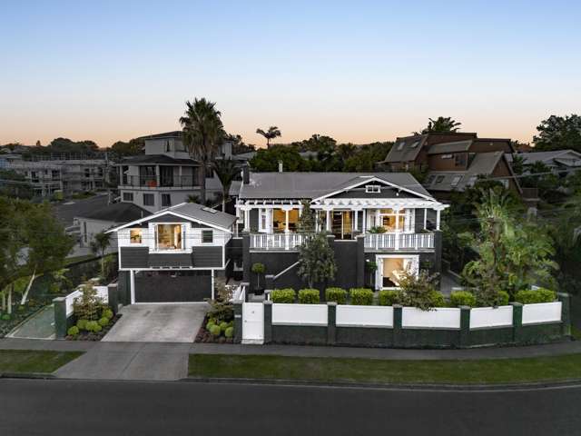 Luxury residence with independent guest house