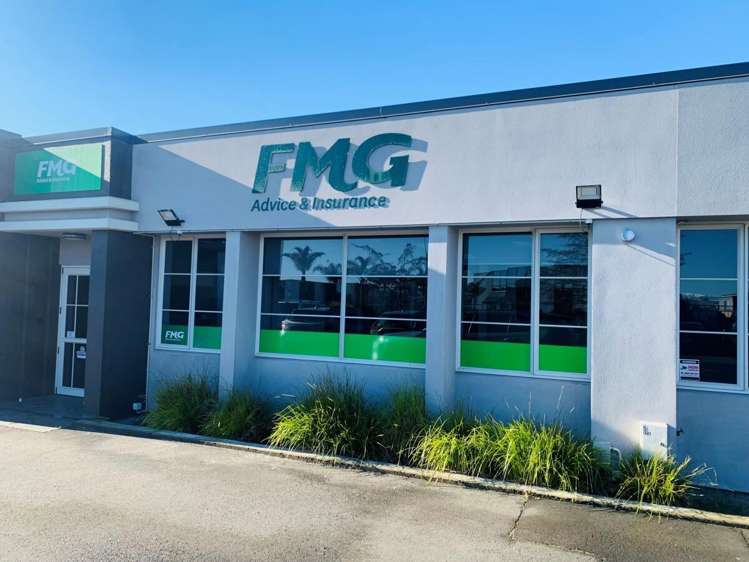 2/1105 Plunket Street_0