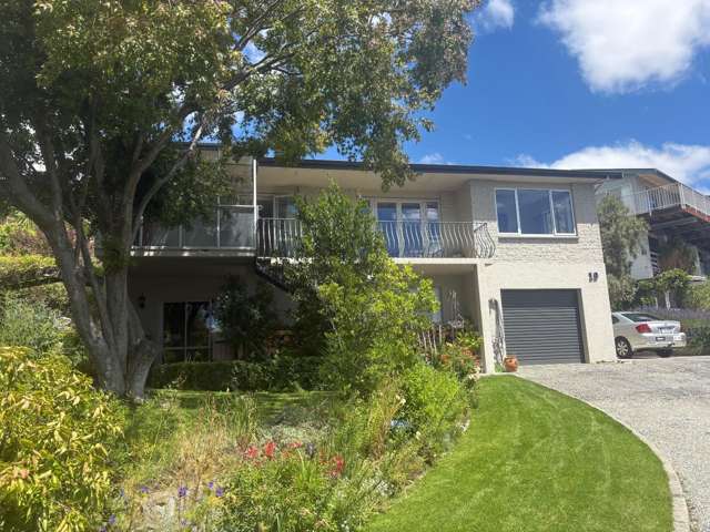 Lovely Three Bedroom Awesome Views