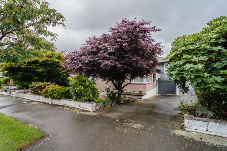 104 Pages Road Marchwiel_18