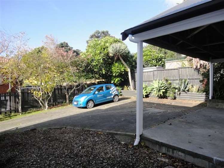 9 Rochas Place Clover Park_14