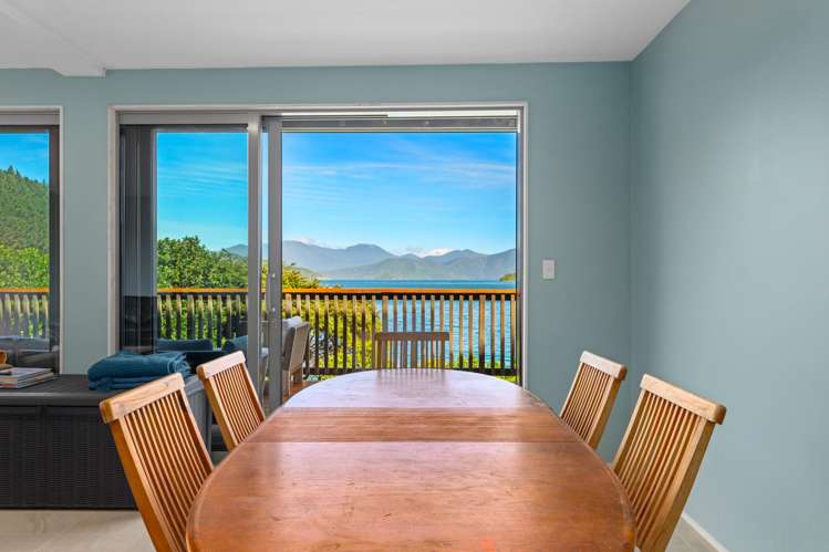 Burneys Beach Arapaoa Island_10