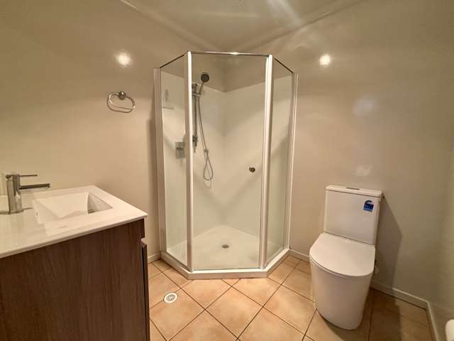 2P/1 Wadier Place Henderson_3