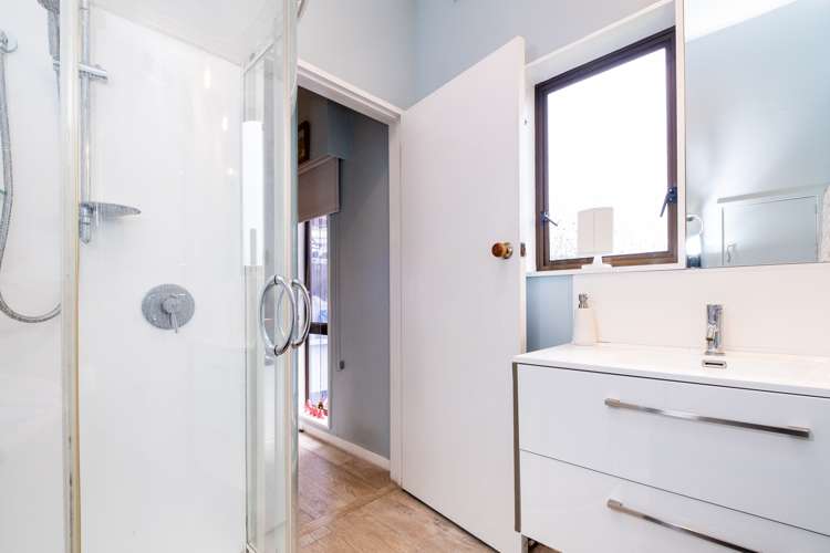 1407 Caroline Road Mayfair_13