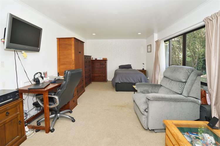 21 Mabian Crescent Deanwell_13