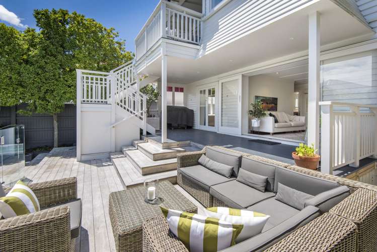 111 Vauxhall Road Narrow Neck_11