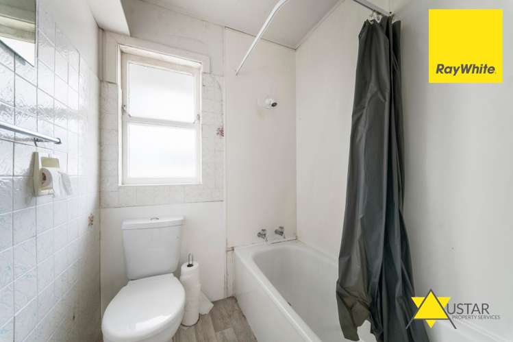 60 Cobham Crescent Kelston_7