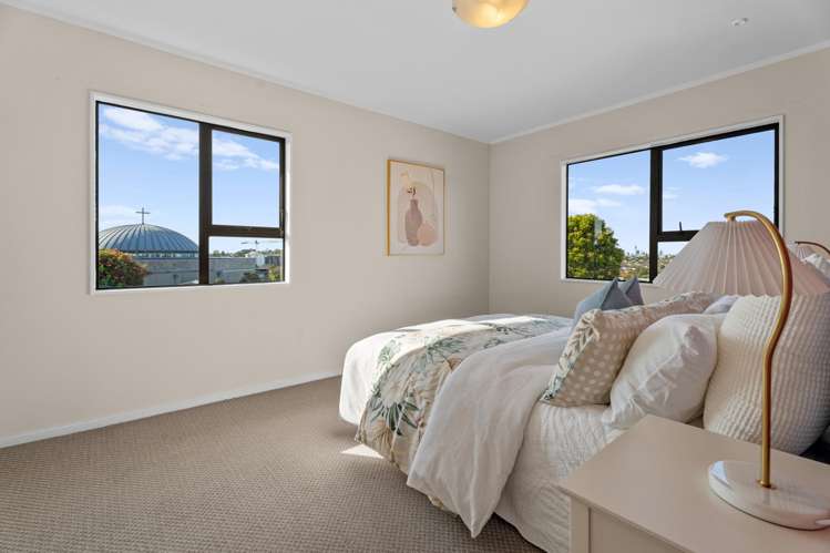 2/284 Richardson Road New Windsor_18