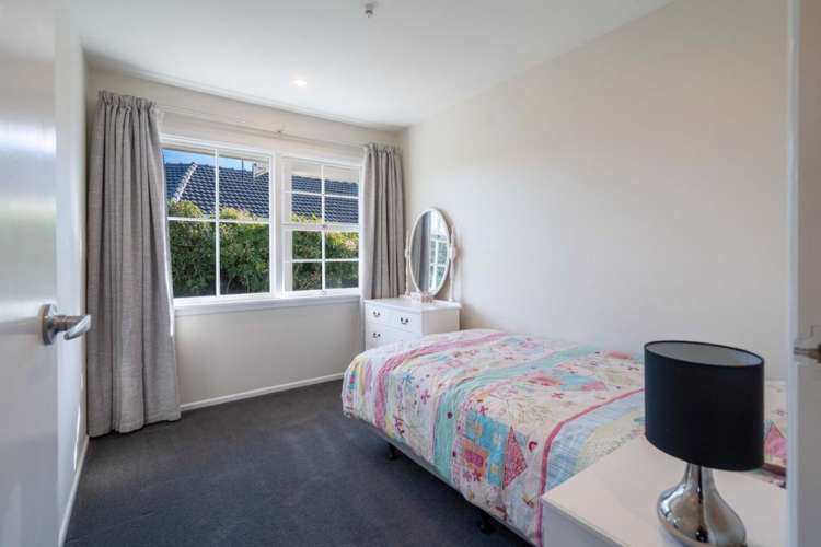 8 Denise Crescent Hornby_11