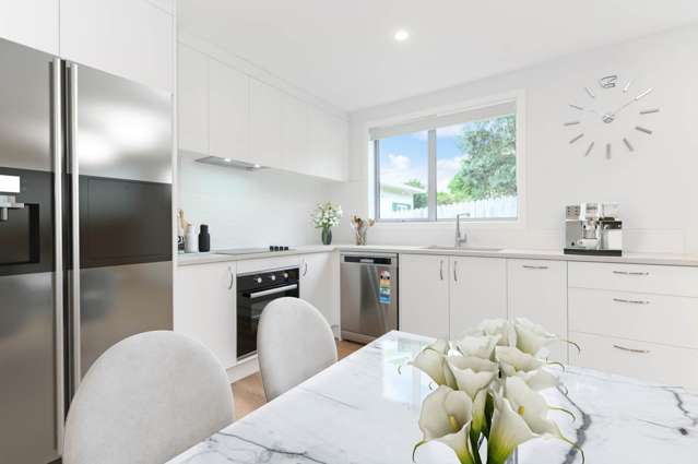 2/61 Glenview Road Glen Eden_4