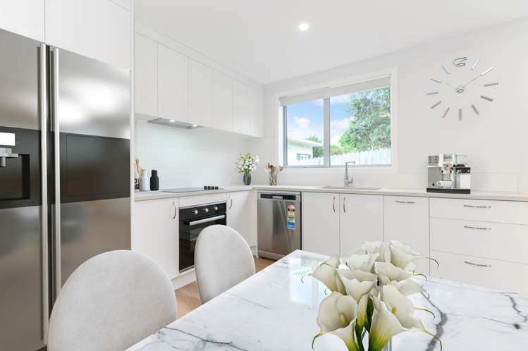 2/61 Glenview Road Glen Eden_3