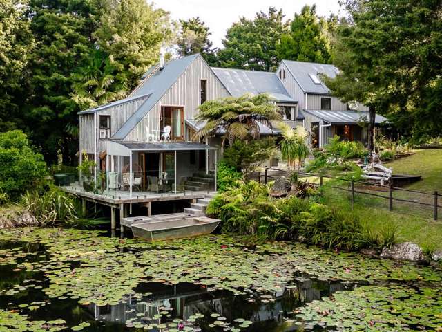 NEWLY RENOVATED HOME, GARDEN SANCTUARY