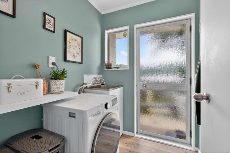 2 Takanini Grove Stokes Valley_14