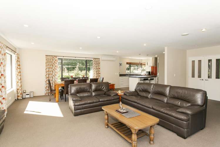 37 Mitcham Road Allenton_11