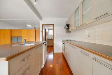 2/46 Thatcher Street_4