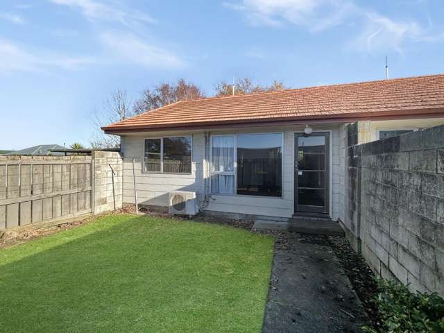 Newly Renovated 2 Bed Unit