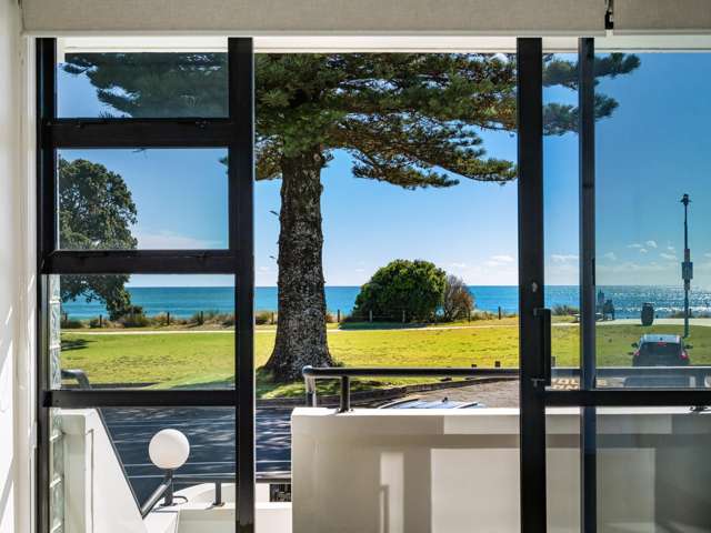 Front row on Marine Parade