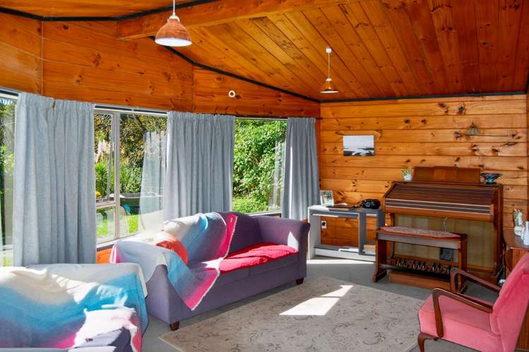 288 Valley Road Kaiwaka_9