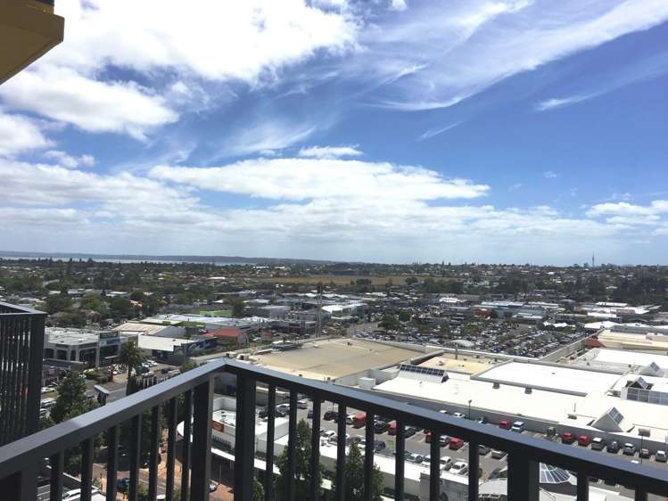 1111/20 Mccrae Way New Lynn_11