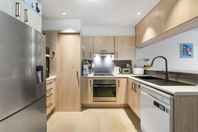 211/17 Link Crescent Stanmore Bay_3