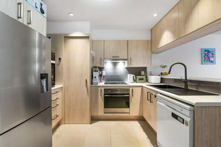 211/17 Link Crescent Stanmore Bay_2