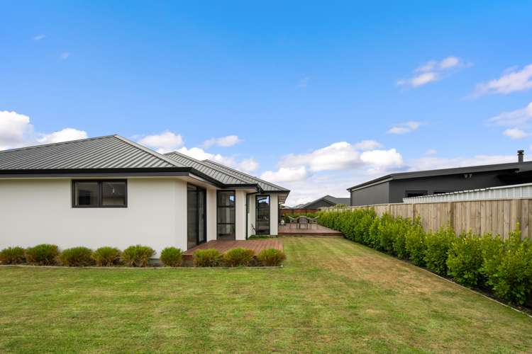 11 Caproni Road Burleigh_23