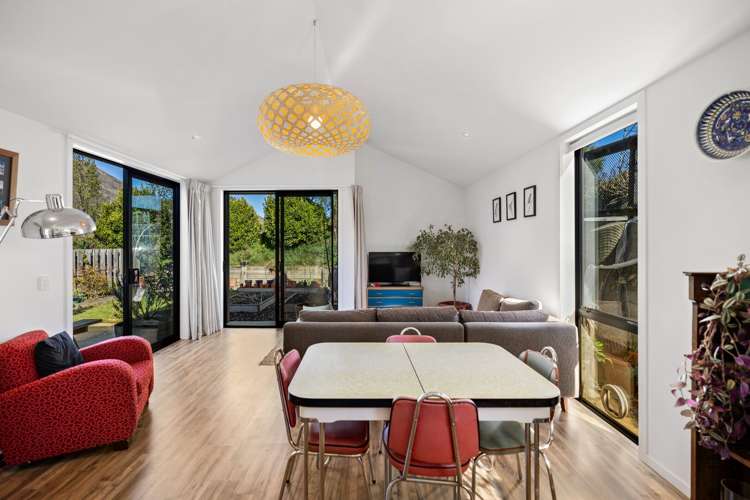 2 Huxley Place Dalefield/Wakatipu Basin_2