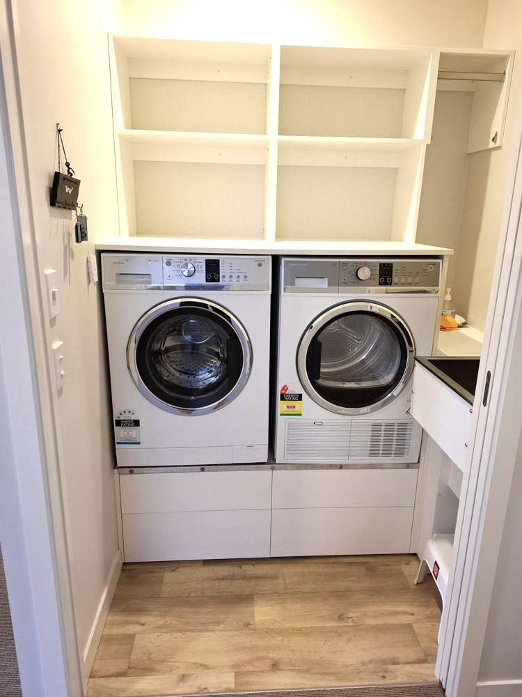 25 Chateau Crescent Rangatira Park_29