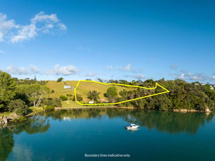 130 Whangaruru Wharf Road Russell Surrounds_2