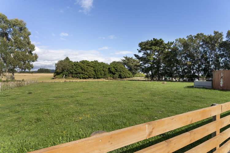 51 Waikawa Beach Road Manakau_21