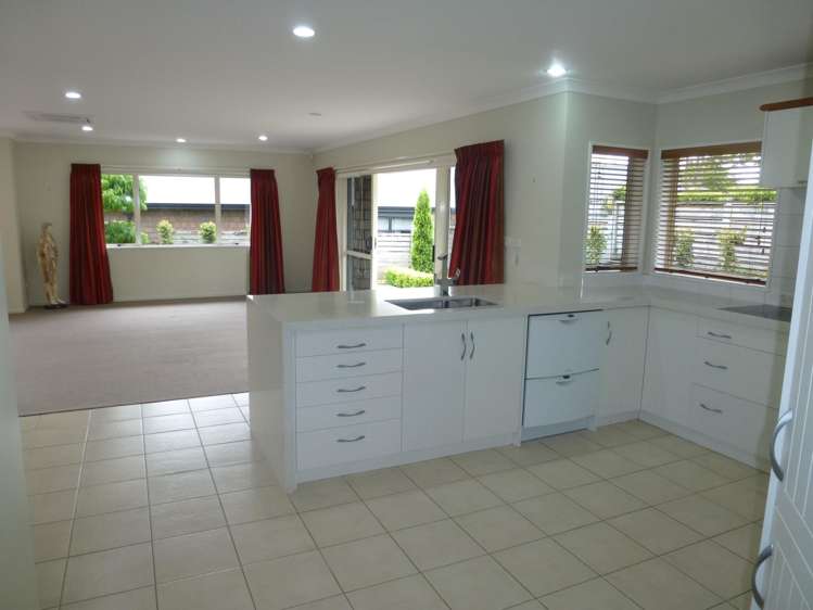 8a Holmwood Park Drive Morrinsville_10