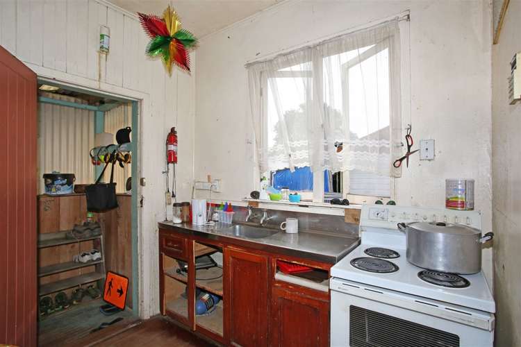 2 Ainslie Road Paeroa_7