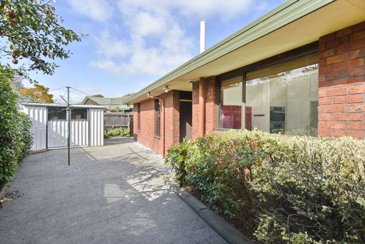 22d Yellowstone Crescent Burwood_35