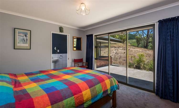 98 Mac'S Road Hira_14