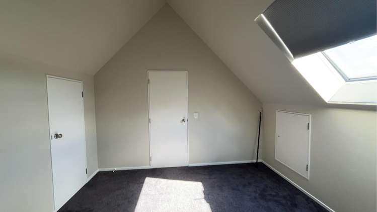 8D Inverness Avenue Hamilton East_15