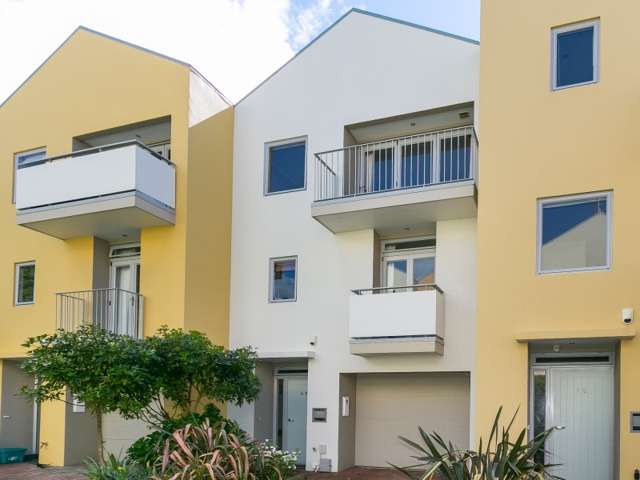 49/305 Evans Bay Parade Hataitai_1