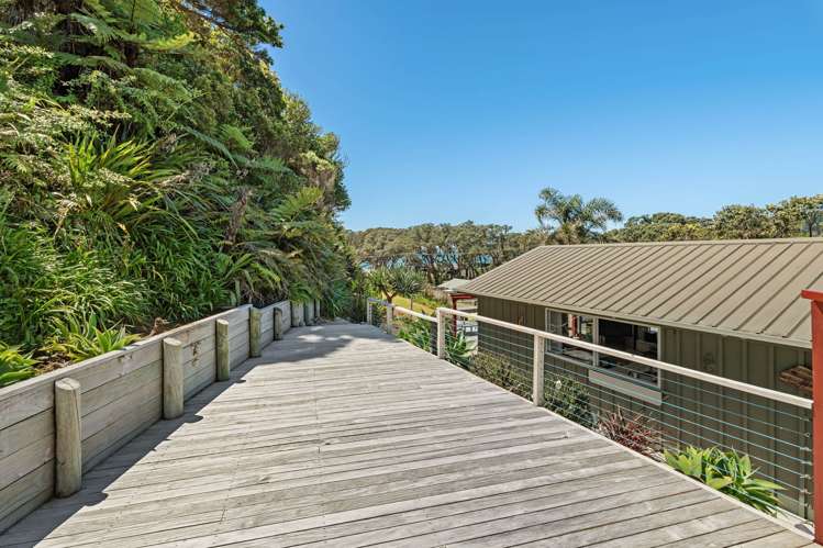 143 Oakura Road Oakura Coast_15