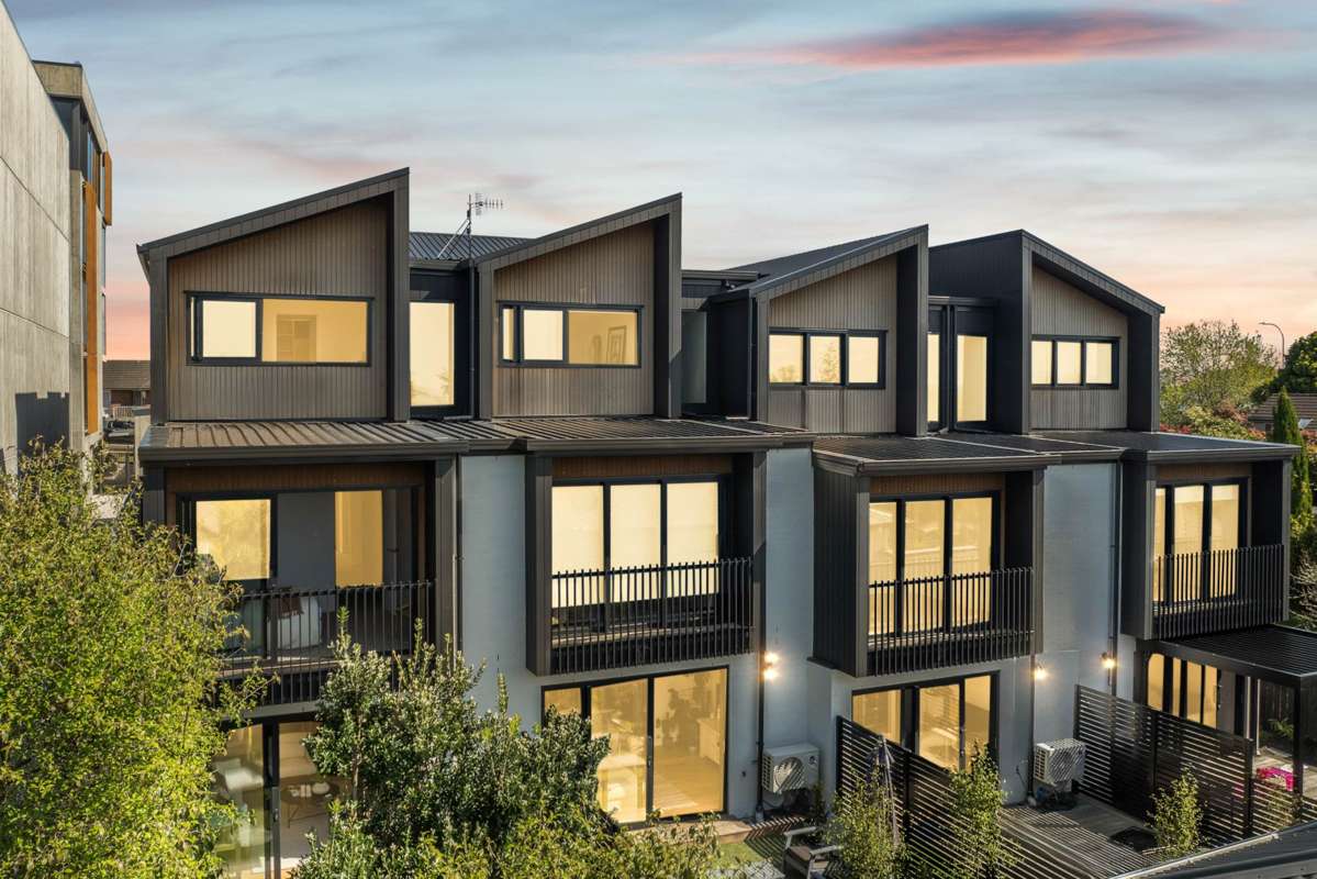 8/246 Kepa Road_0