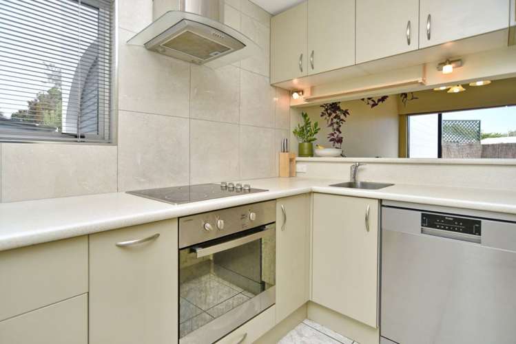 1/9 Barrie Street Addington_14