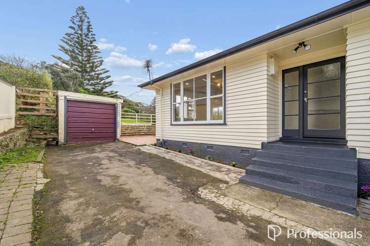 1 Wakefield Terrace Tawa_3