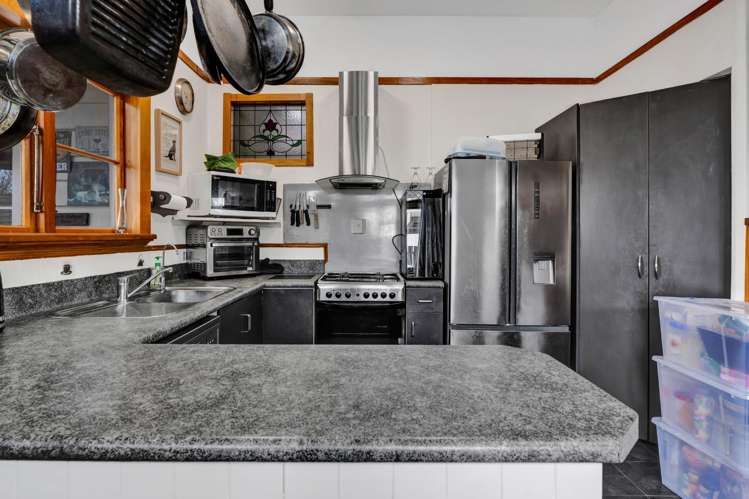 231 Glover Road Hawera_13