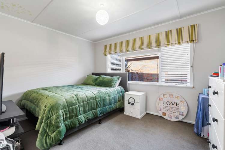 15 Clyde Street Utuhina_12